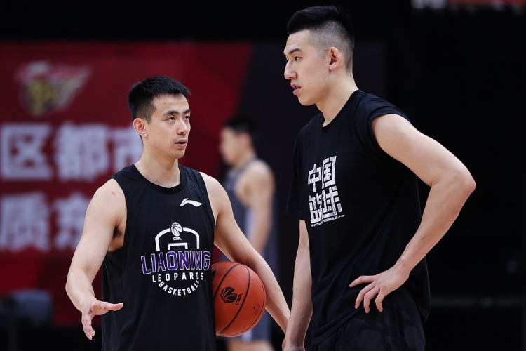 沈阳晚报:辽篮阵容巨变 迎接CBA新挑战