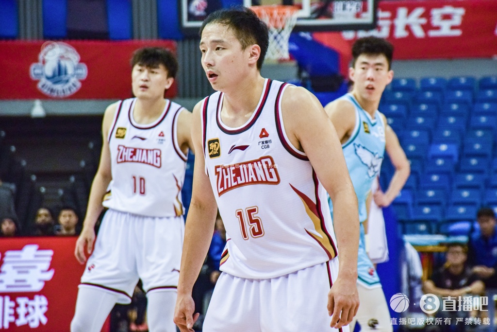 王奕博:去青岛更多的不是因为合同 我首先想的是能上场打球